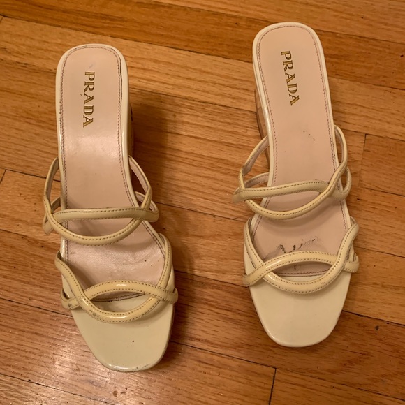 Cream patent leather wedges - Picture 1 of 4